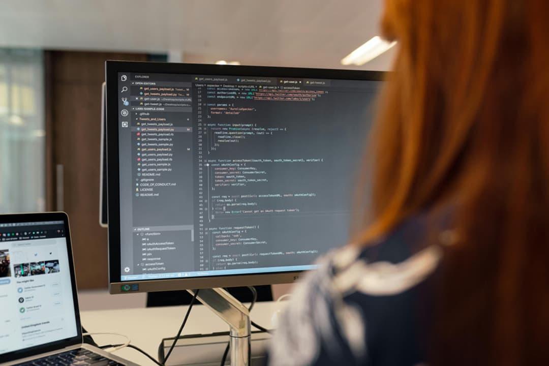 Custom Software vs Off-the-Shelf Solutions: What's Right for Your Business?